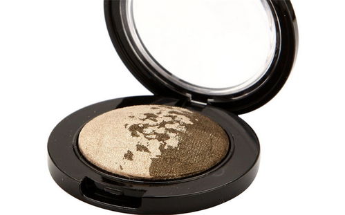 萱姿化妝品與保健食品 視覺(jué)營(yíng)銷(xiāo)策略的店鋪裝修與產(chǎn)品展示